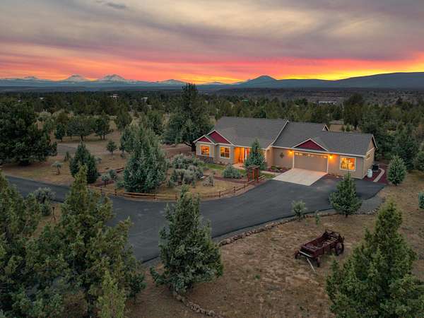 4 Acres of Land with Home for Sale in Terrebonne, Oregon