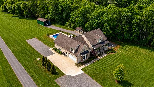 5.1 Acres of Land with Home for Sale in Gallatin, Tennessee