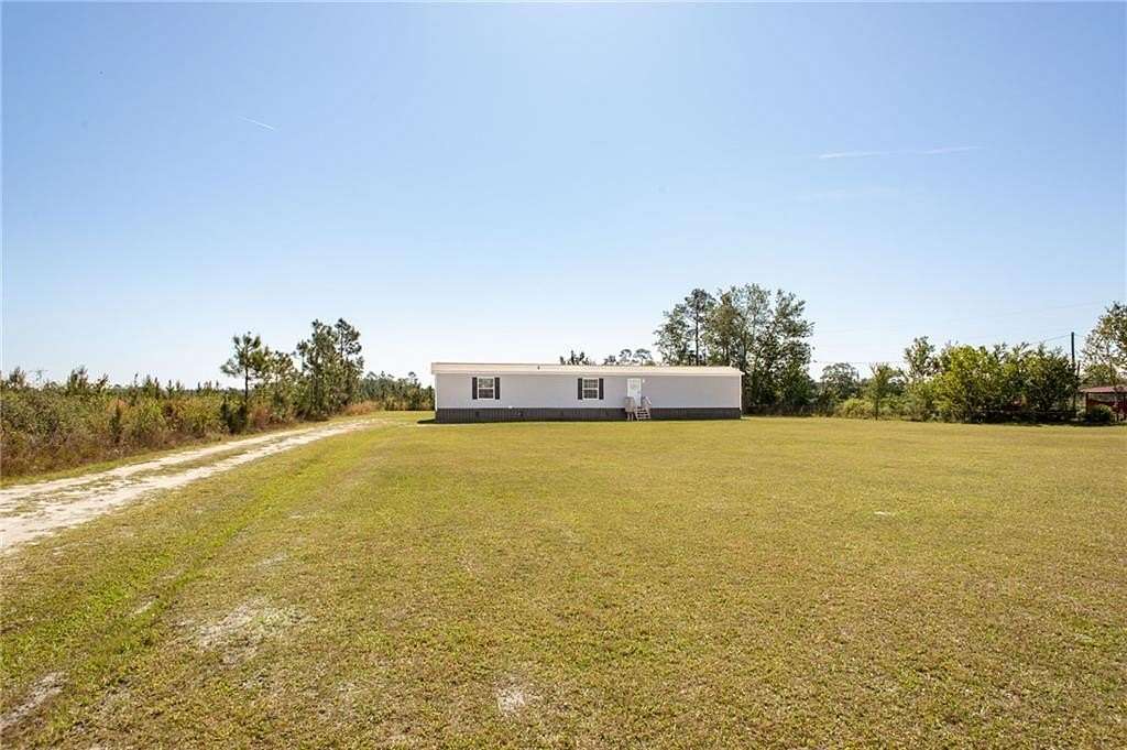 1.5 Acres of Land with Home for Sale in Waycross, Georgia