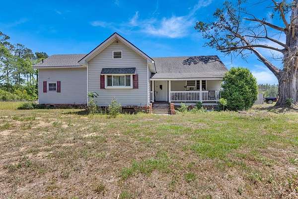 12.4 Acres of Land with Home for Sale in Hahira, Georgia