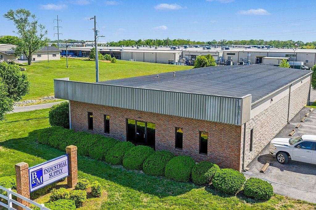 4.5 Acres of Improved Commercial Land for Sale in Hopkinsville, Kentucky