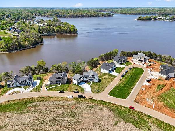 45 Acres of Land with Home for Sale in Winchester, Tennessee