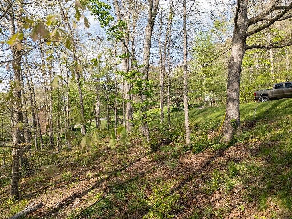 1 Acre of Residential Land for Sale in Morehead, Kentucky