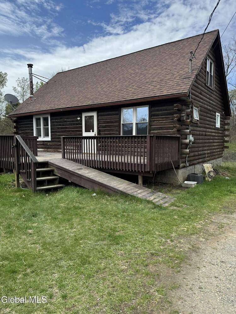 5 Acres of Land with Home for Sale in Schodack Town, New York