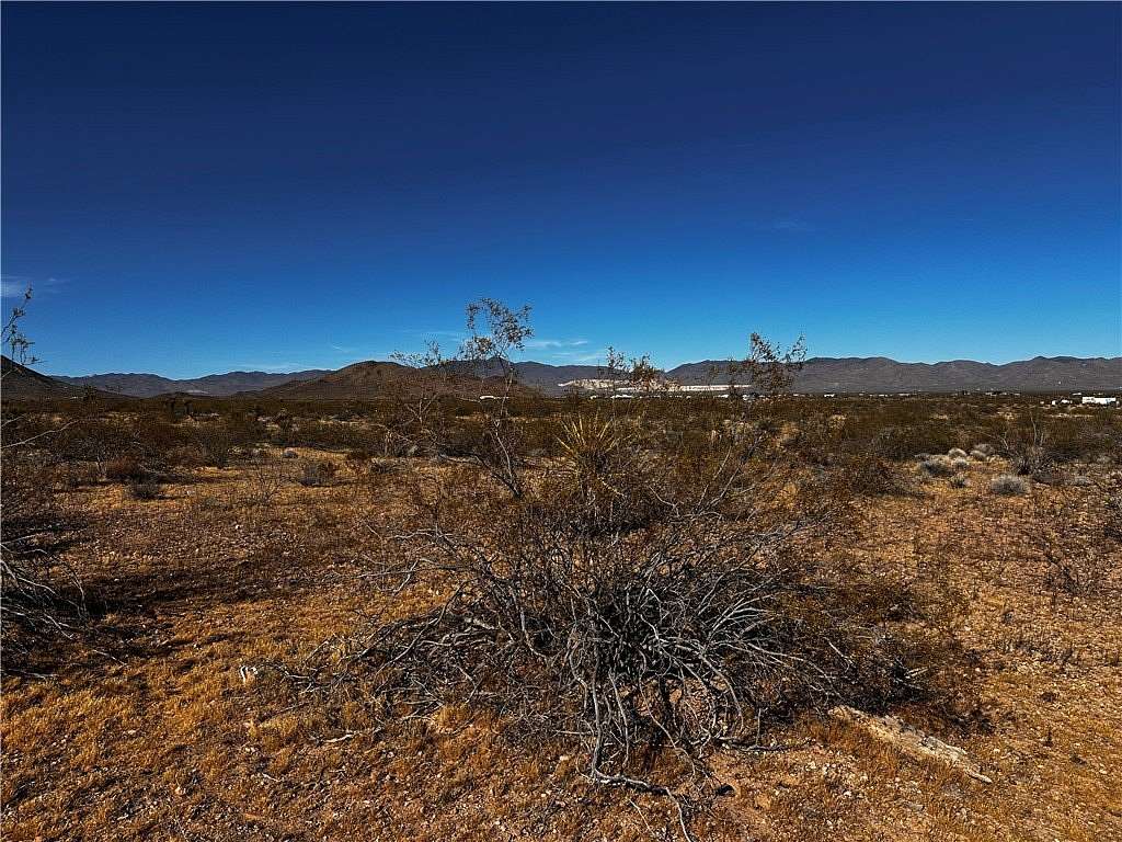 2.23 Acres of Residential Land for Sale in Golden Valley, Arizona