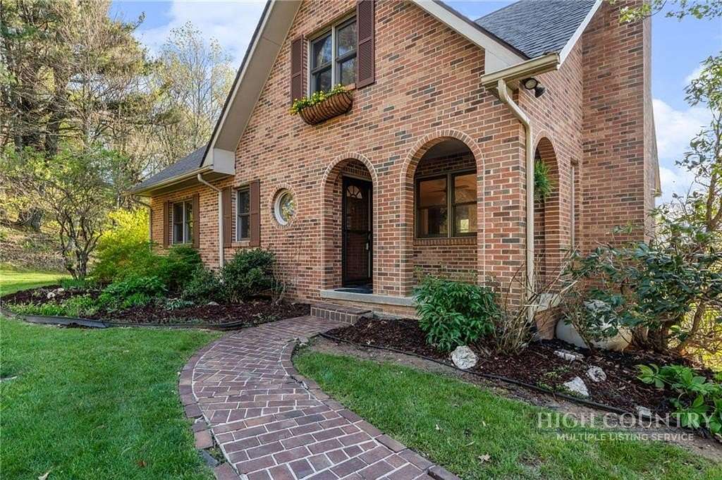 2.56 Acres of Land with Home for Sale in Blowing Rock, North Carolina