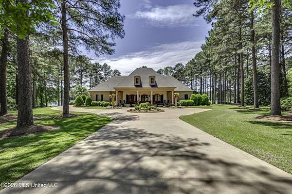 3.5 Acres of Land with Home for Sale in Madison, Mississippi