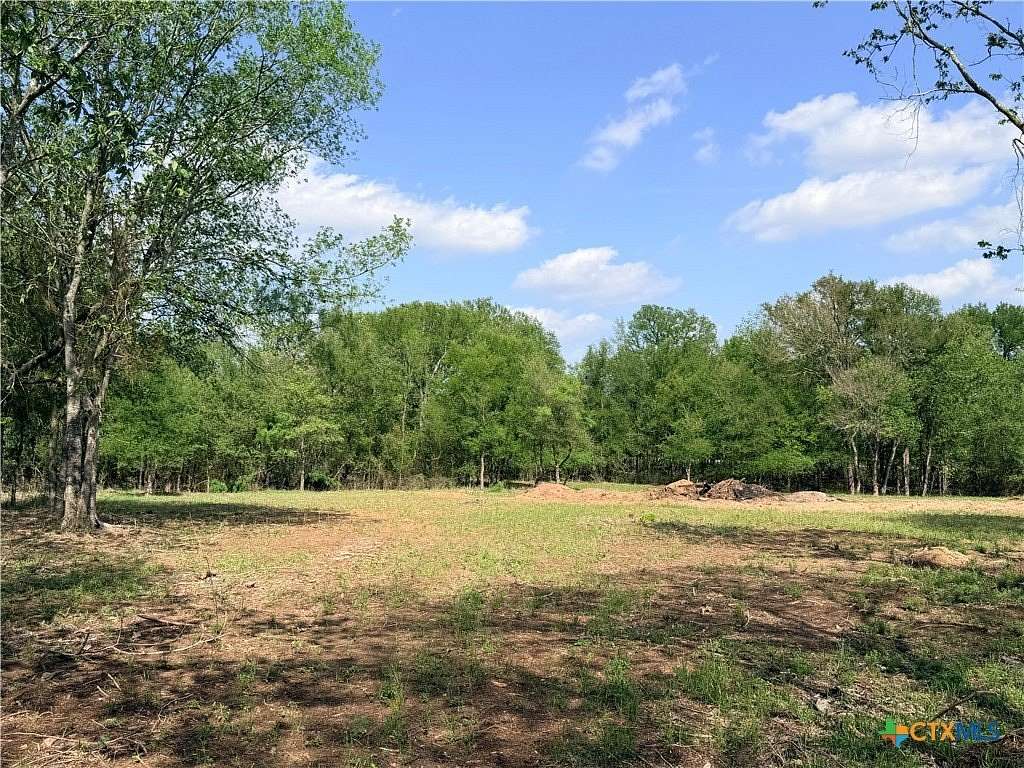 12 Acres of Land for Sale in Luling, Texas