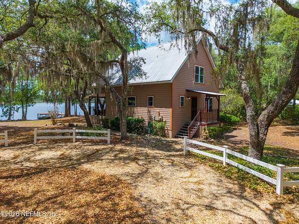 3.17 Acres of Land with Home for Sale in Hawthorne, Florida