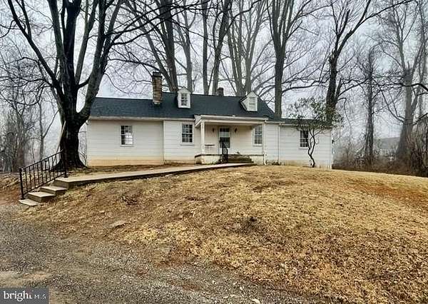 2 Acres of Land with Home for Sale in Warrenton, Virginia