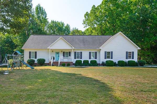 1.5 Acres of Land with Home for Sale in Tappahannock, Virginia