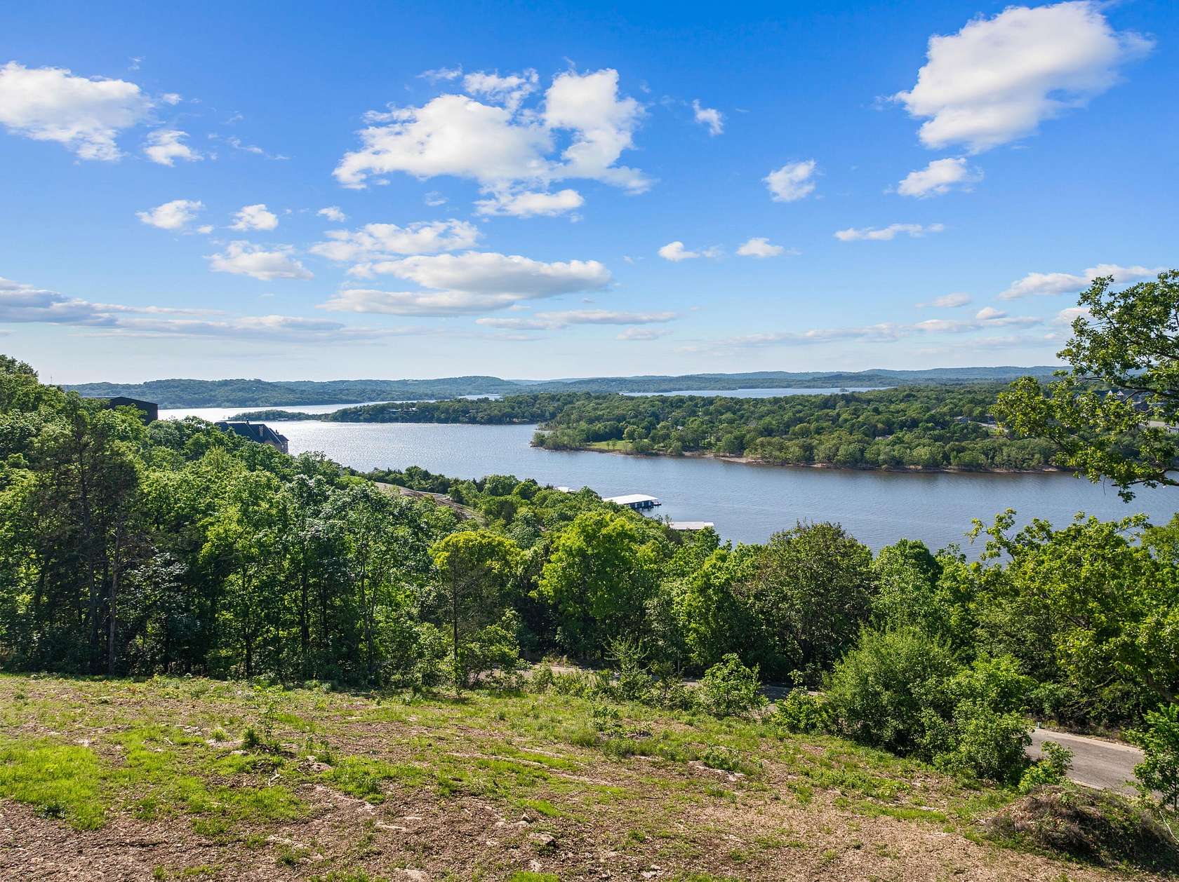 1.39 Acres of Land for Sale in Hollister, Missouri