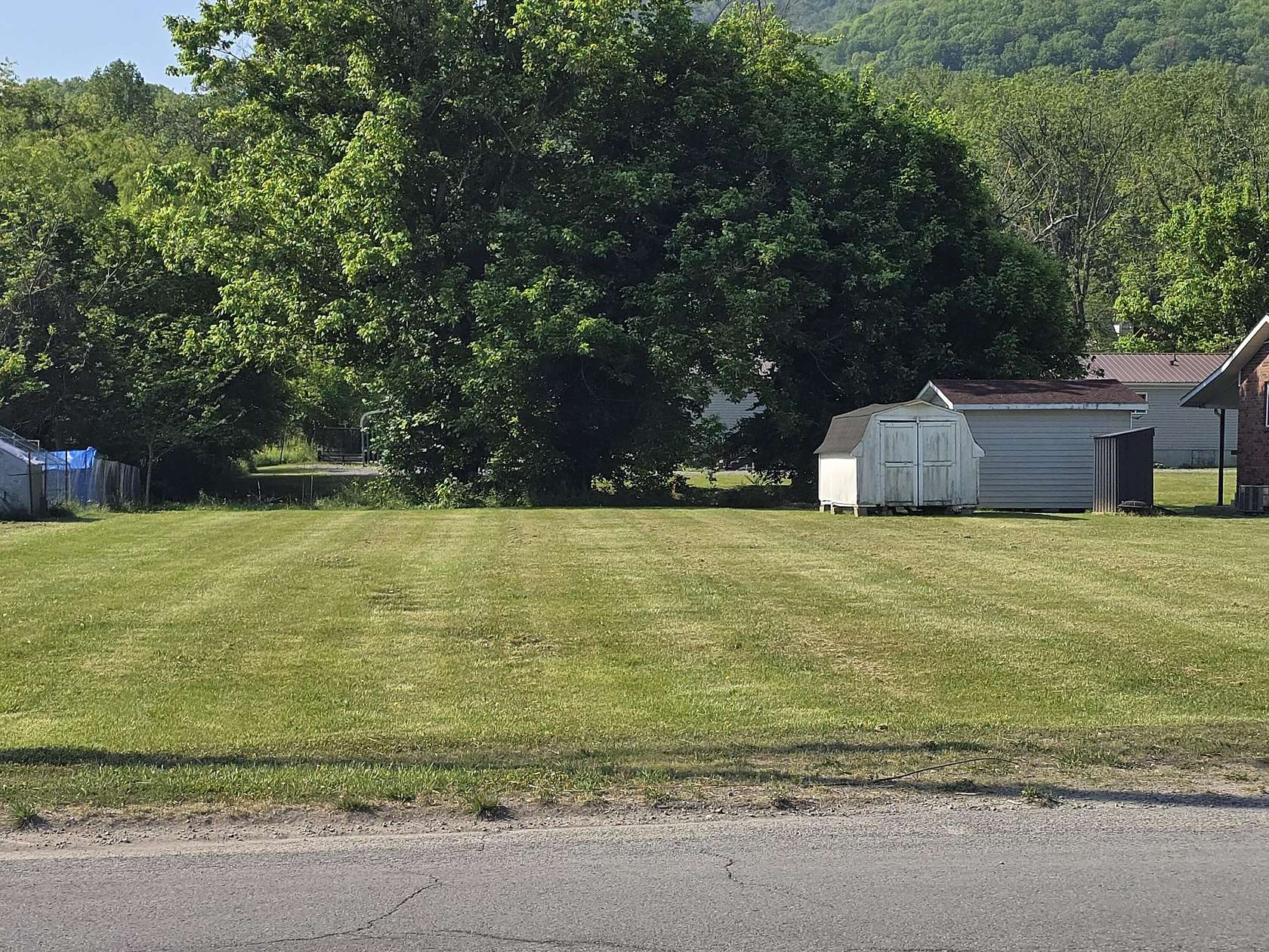 0.34 Acres of Residential Land for Sale in Middlesboro, Kentucky