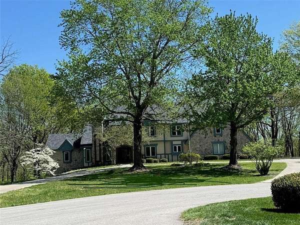 1.86 Acres of Land with Home for Lease in Kansas City, Missouri