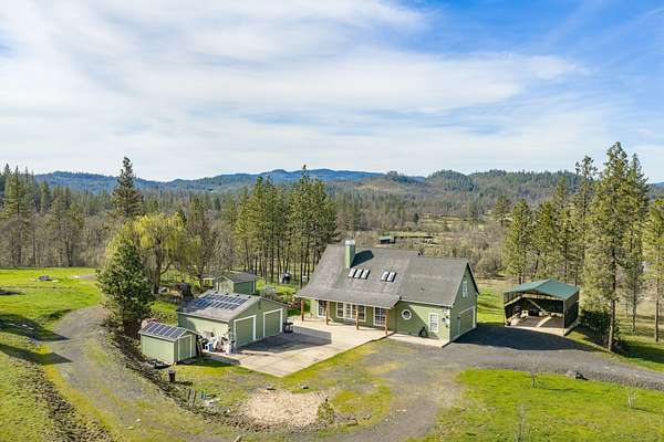 40 Acres of Recreational Land with Home for Sale in Eagle Point, Oregon