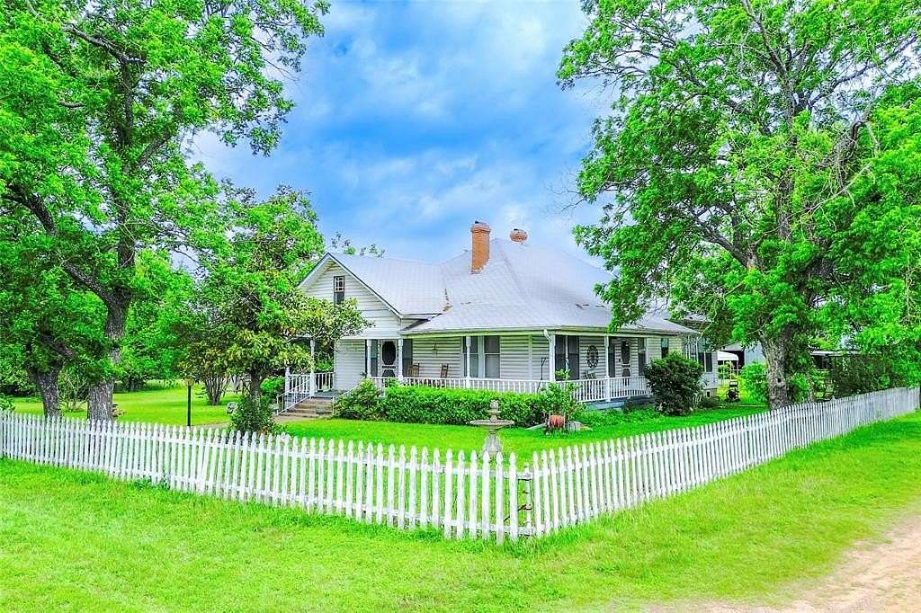 7.35 Acres of Land with Home for Sale in Waco, Texas