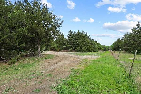 13.3 Acres of Land for Sale in Trenton, Texas