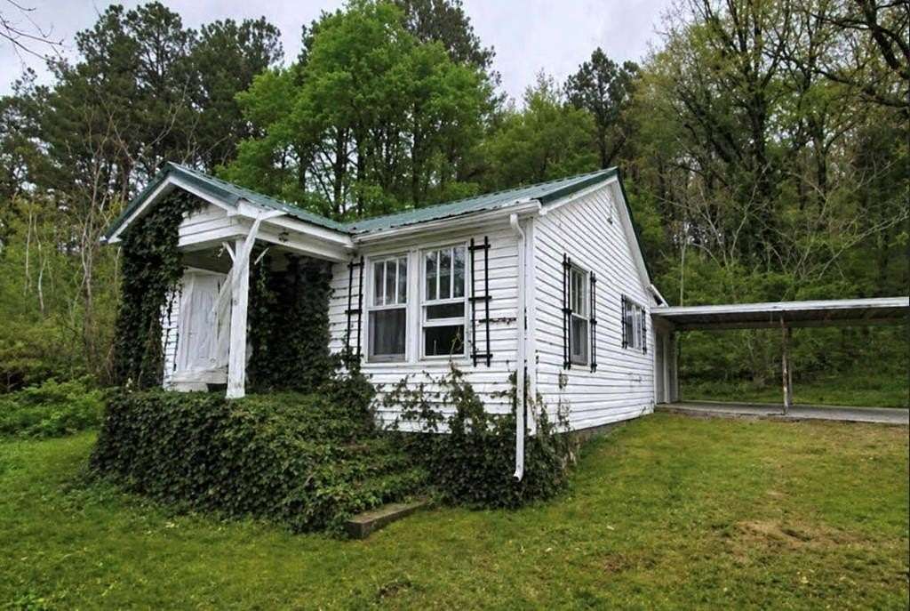 1.78 Acres of Land with Home for Sale in Ringgold, Georgia