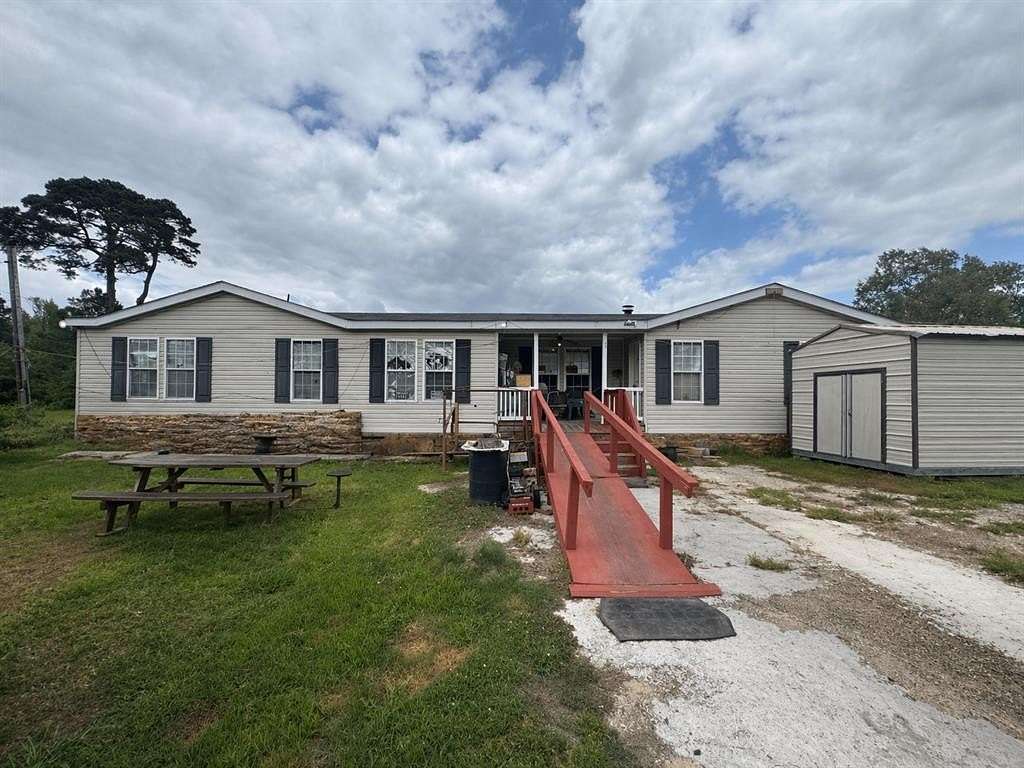 2.5 Acres of Land with Home for Sale in Keithville, Louisiana