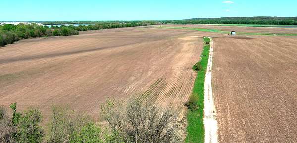 670 Acres of Land for Sale in Hillsdale, Illinois