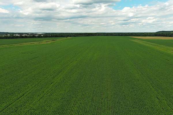 670 Acres of Land for Sale in Hillsdale, Illinois