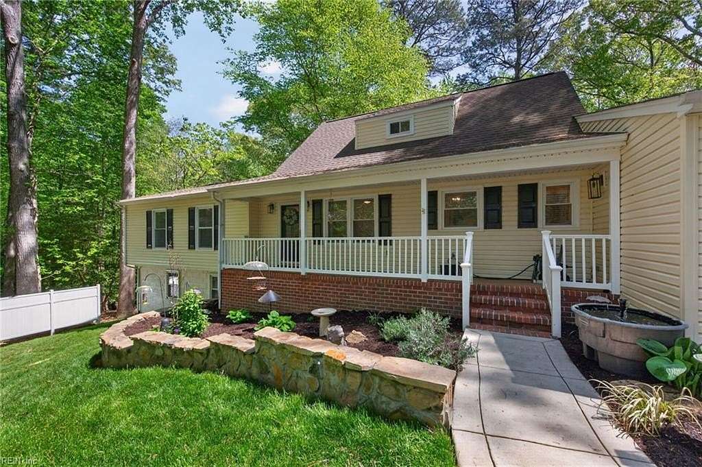 2.1 Acres of Land with Home for Sale in Village of Williamsburg, Virginia