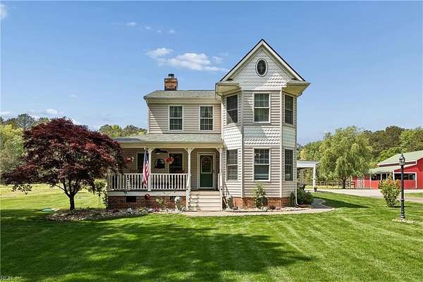 28 Acres of Recreational Land with Home for Sale in Smithfield, Virginia