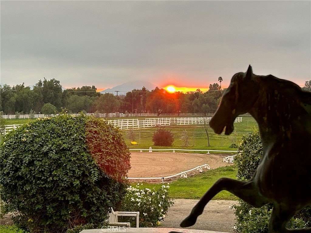 13.8 Acres of Land with Home for Sale in Ramona, California