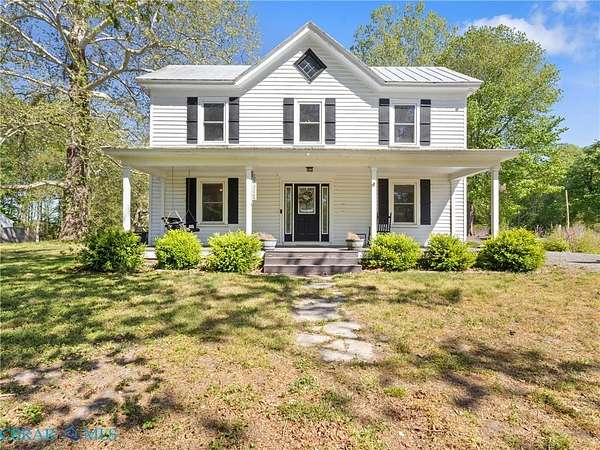 2.89 Acres of Land with Home for Sale in Gloucester, Virginia