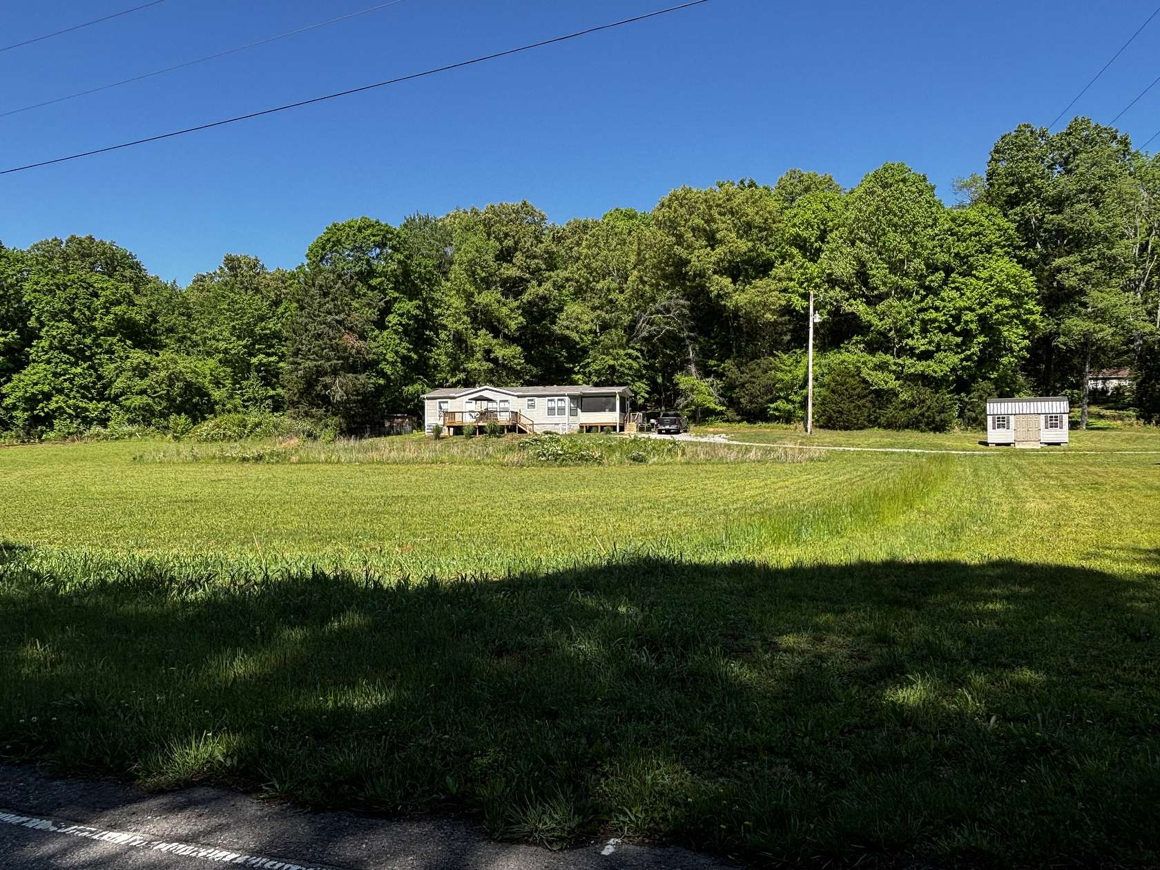 1.5 Acres of Land with Home for Sale in Woodlawn, Tennessee