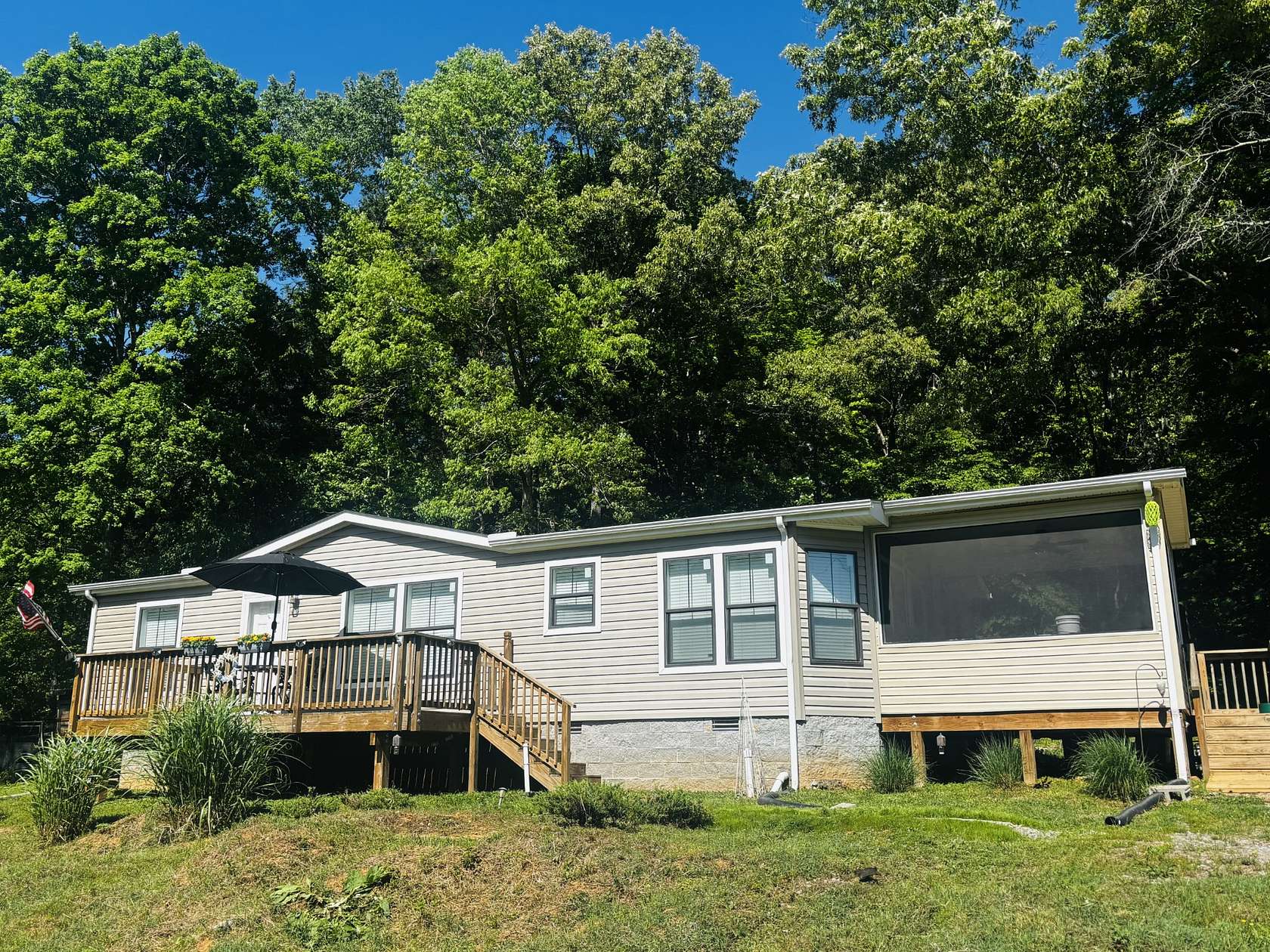 1.5 Acres of Land with Home for Sale in Woodlawn, Tennessee