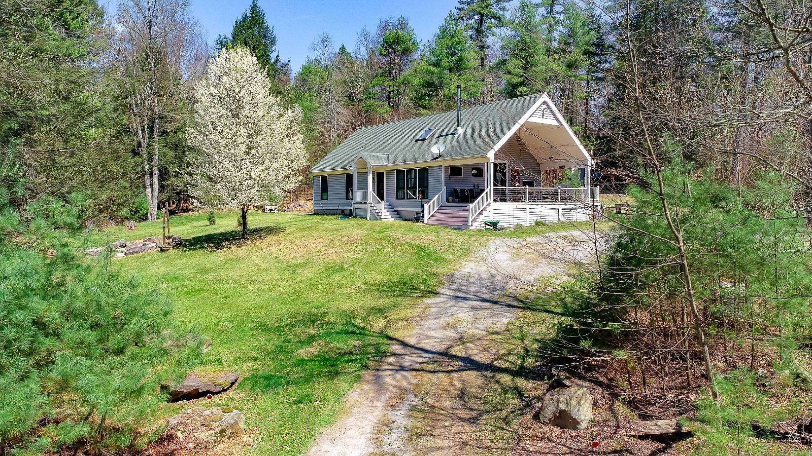 13.4 Acres of Land with Home for Sale in Narrowsburg, New York