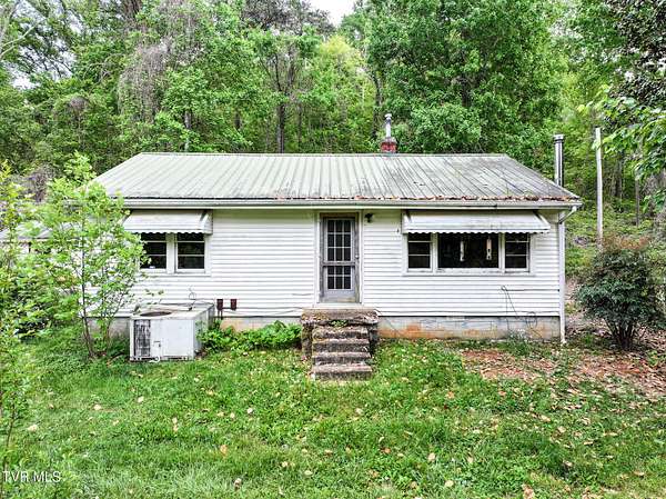 2.77 Acres of Land with Home for Sale in Greeneville, Tennessee