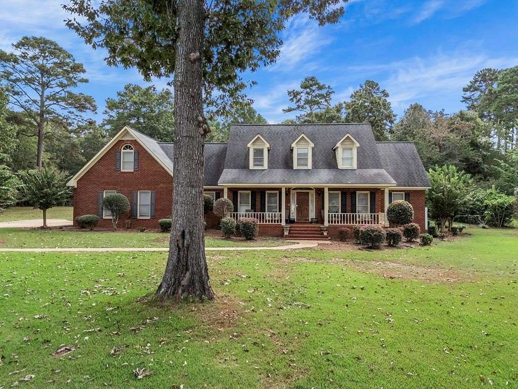 3.23 Acres of Land with Home for Sale in Albany, Georgia