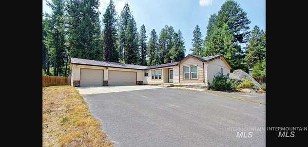 1.56 Acres of Land with Home for Sale in Cascade, Idaho