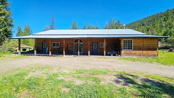 21.7 Acres of Agricultural Land with Home for Sale in Evans, Washington