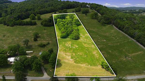 5 Acres of Residential Land for Sale in Riddleton, Tennessee