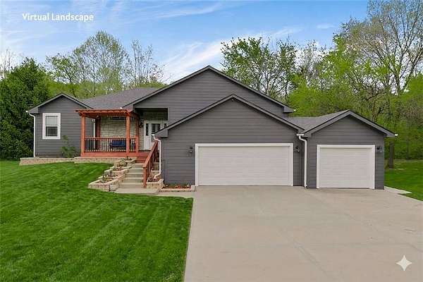 4 Acres of Land with Home for Sale in Leavenworth, Kansas