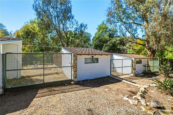 2 Acres of Land with Home for Sale in Rolling Hills, California