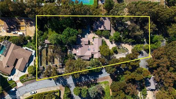 2 Acres of Land with Home for Sale in Rolling Hills, California