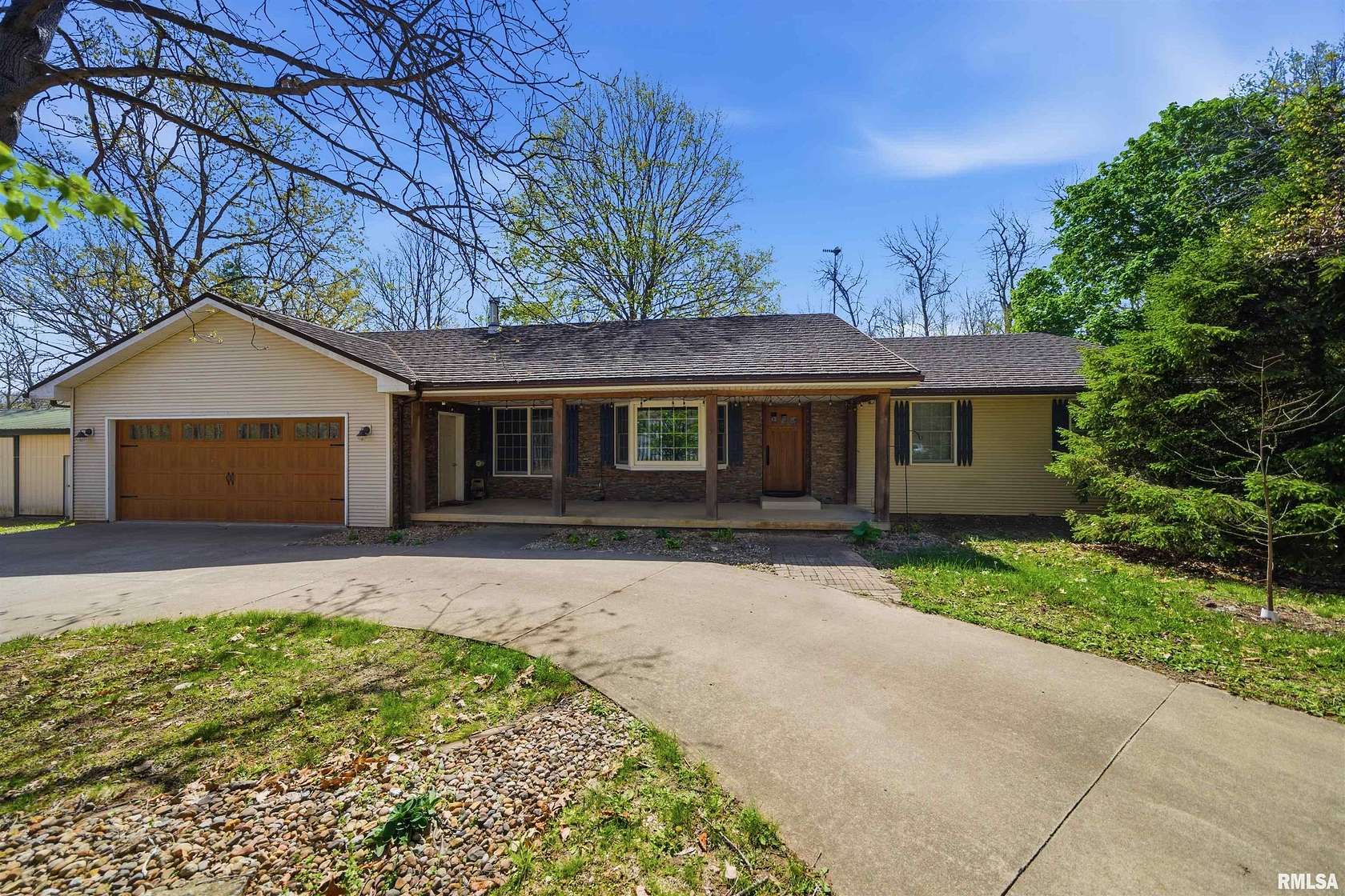 4.6 Acres of Land with Home for Sale in Metamora, Illinois