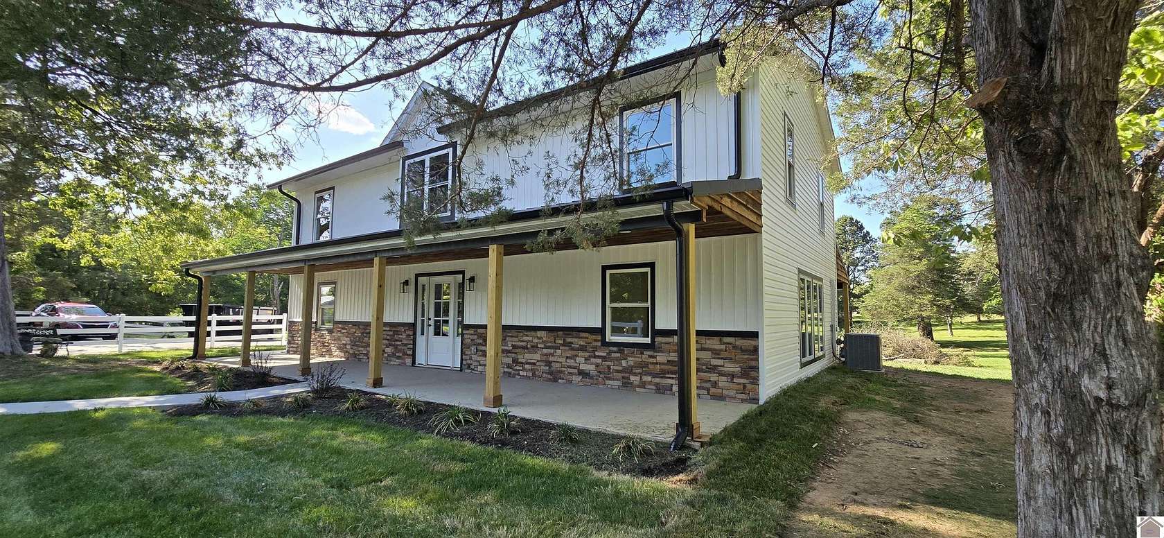 2.16 Acres of Land with Home for Sale in Benton, Kentucky