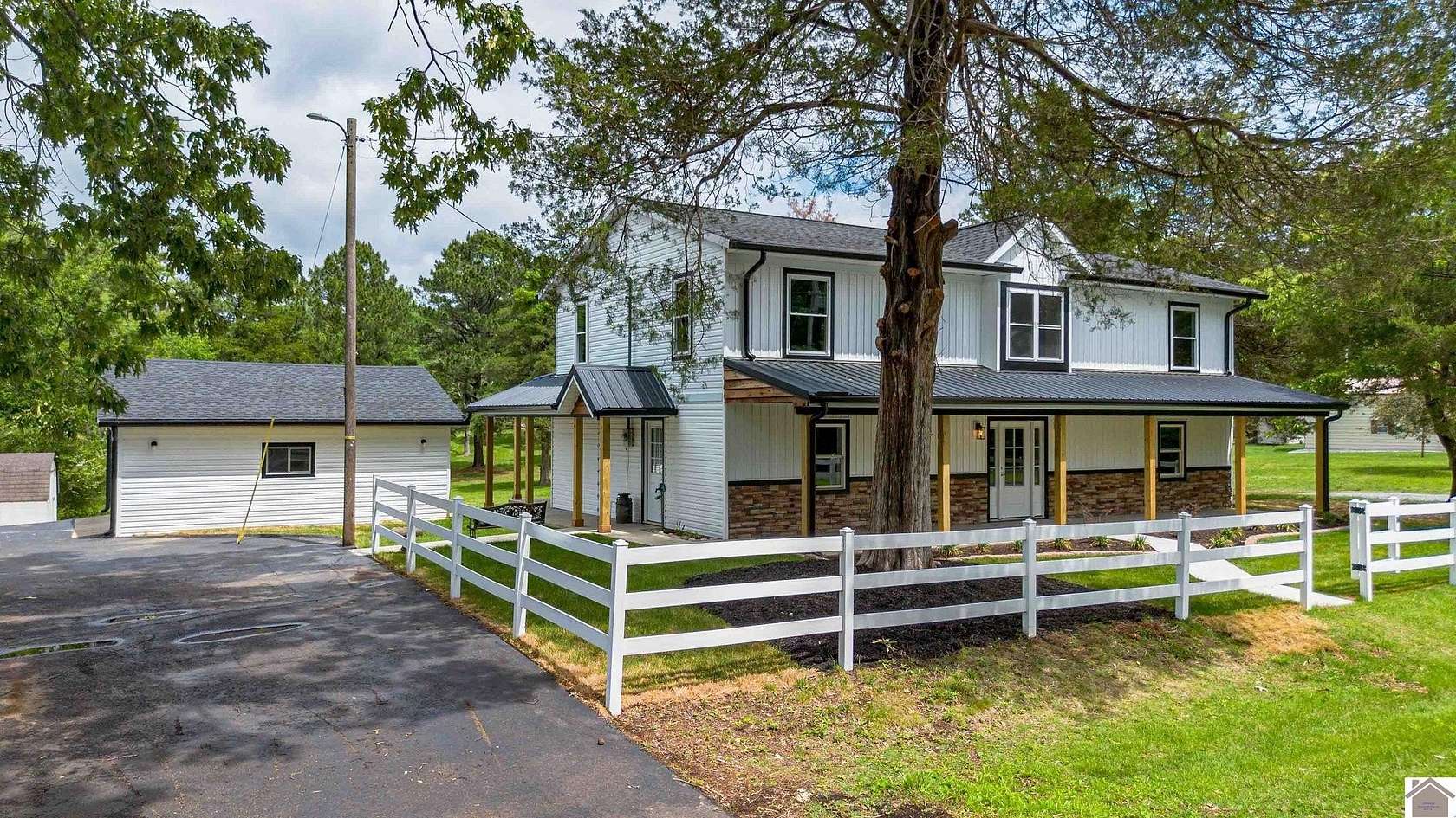 2.16 Acres of Land with Home for Sale in Benton, Kentucky