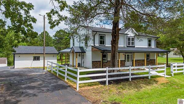2.16 Acres of Land with Home for Sale in Benton, Kentucky