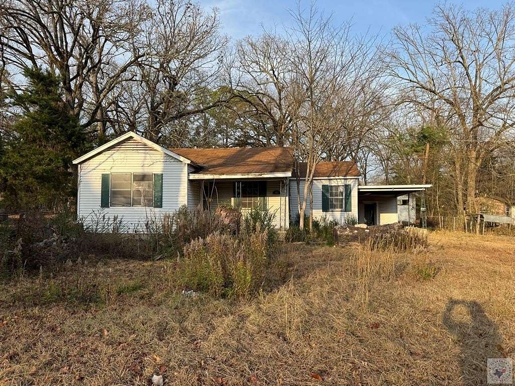 3.58 Acres of Land with Home for Sale in Hooks, Texas
