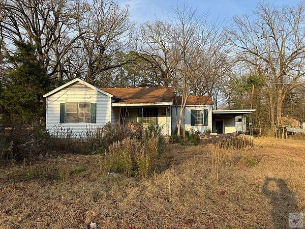 3.58 Acres of Land with Home for Sale in Hooks, Texas