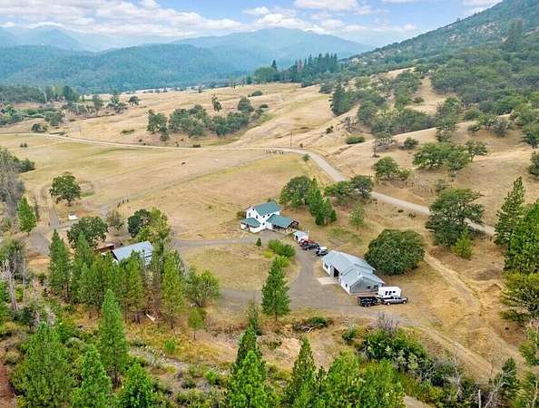 45.3 Acres of Land with Home for Sale in Ashland, Oregon