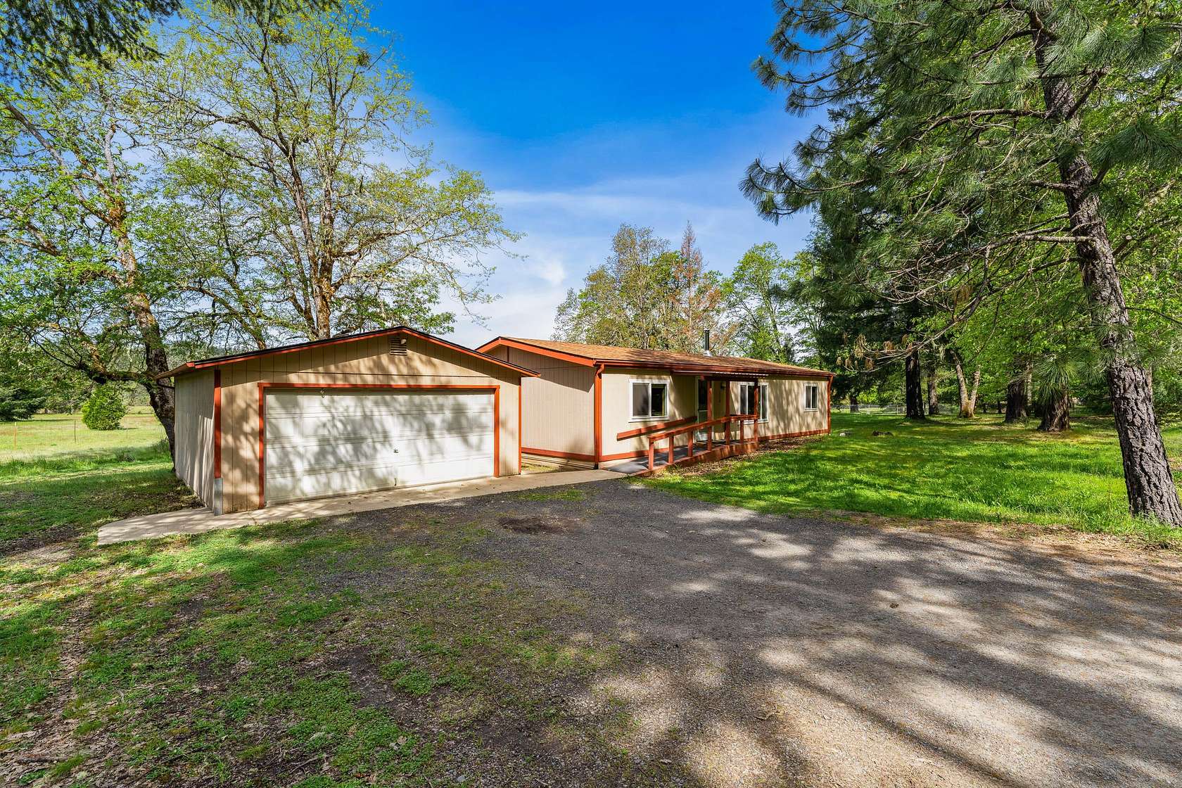 5 Acres of Land with Home for Sale in Cave Junction, Oregon