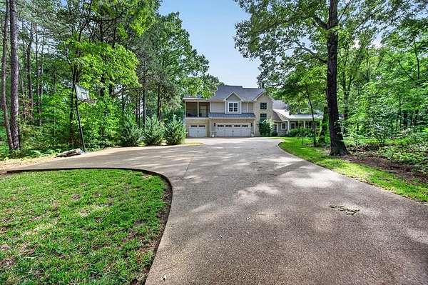 9.35 Acres of Land with Home for Sale in Athens, Texas