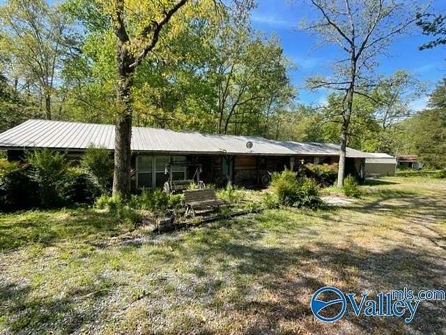 8.5 Acres of Land with Home for Sale in Crossville, Alabama